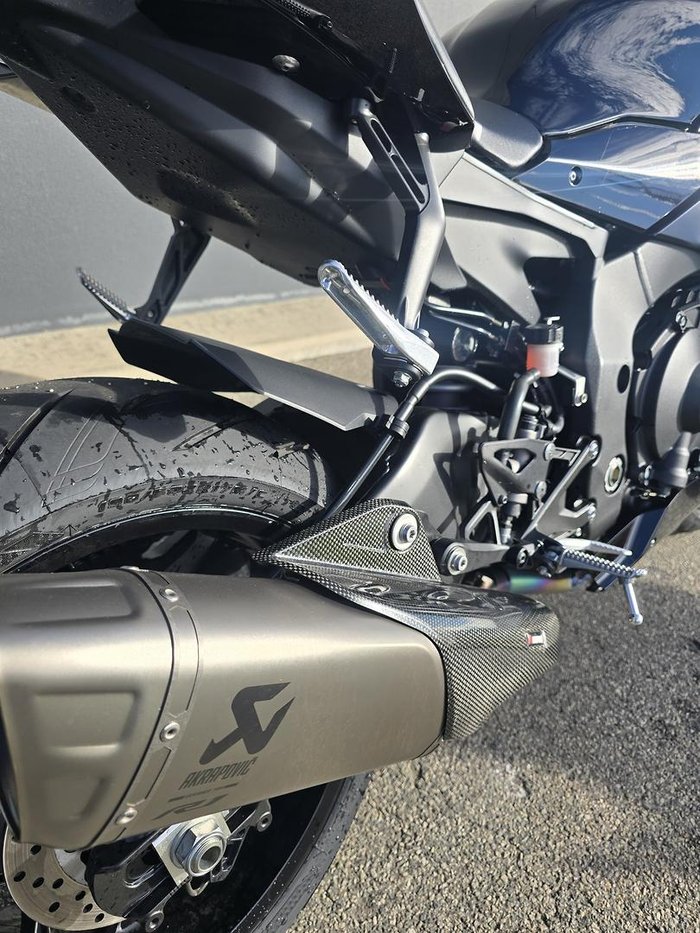 2022 Yamaha YZF-R1 R1 Black