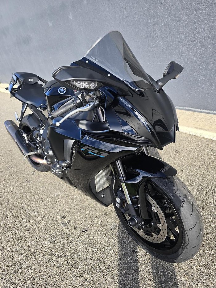 2022 Yamaha YZF-R1 R1 Black