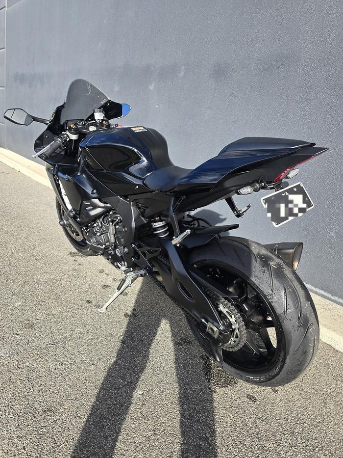 2022 Yamaha YZF-R1 R1 Black