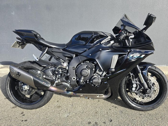 2022 Yamaha YZF-R1 R1 Black