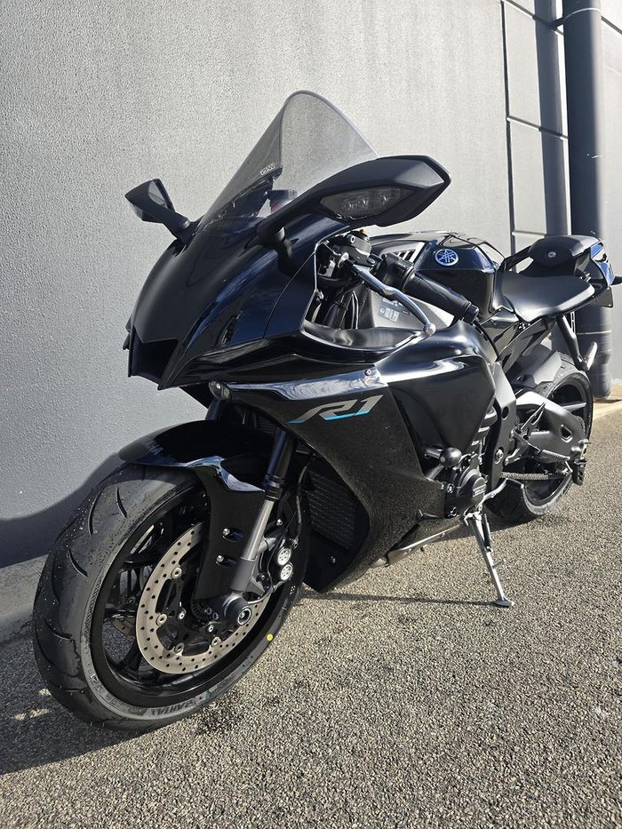 2022 Yamaha YZF-R1 R1 Black