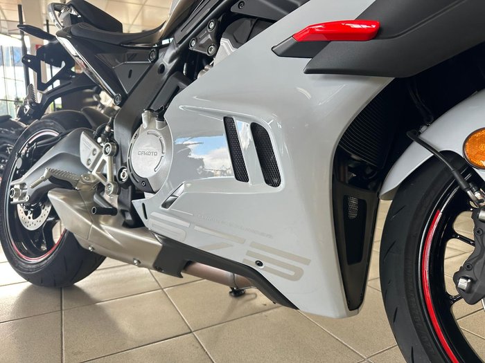 2026 CFMOTO 675SR-R