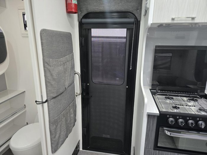 2018 New Age Caravans Manta Ray 18 Er