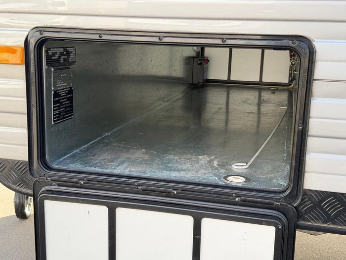 2018 New Age Caravans Manta Ray 18 Er
