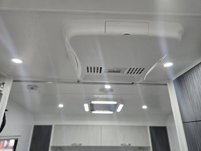 2018 New Age Caravans Manta Ray 18 Er