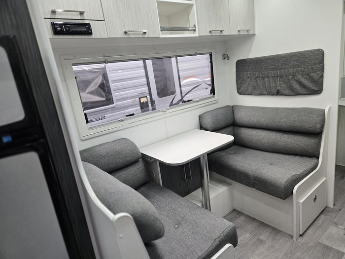 2018 New Age Caravans Manta Ray 18 Er
