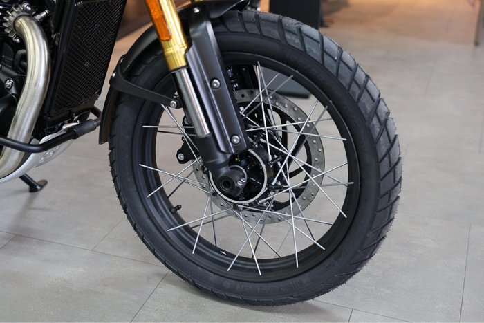 2025 Triumph Scrambler 400 XC Scrambler Grey