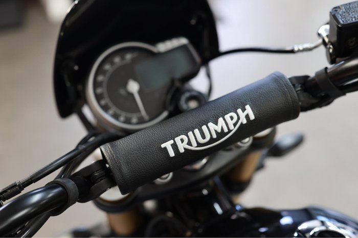 2025 Triumph Scrambler 400 XC Scrambler Grey