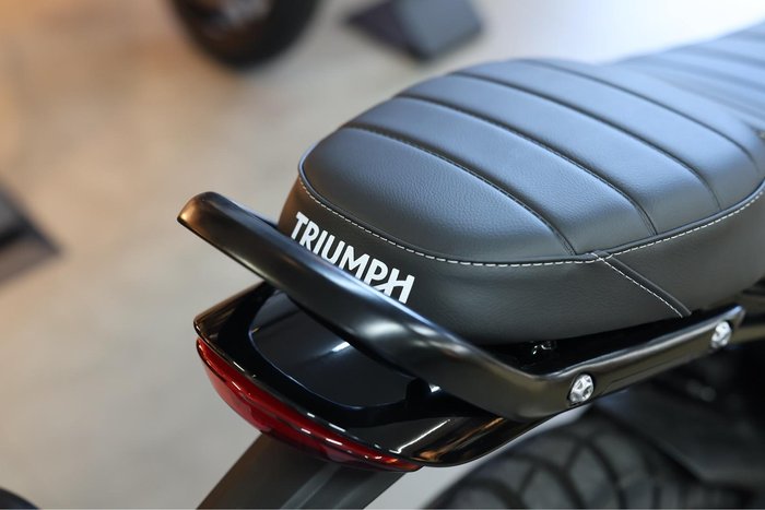 2025 Triumph Scrambler 400 XC Scrambler Grey
