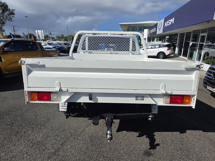 2023 Toyota Hilux SR