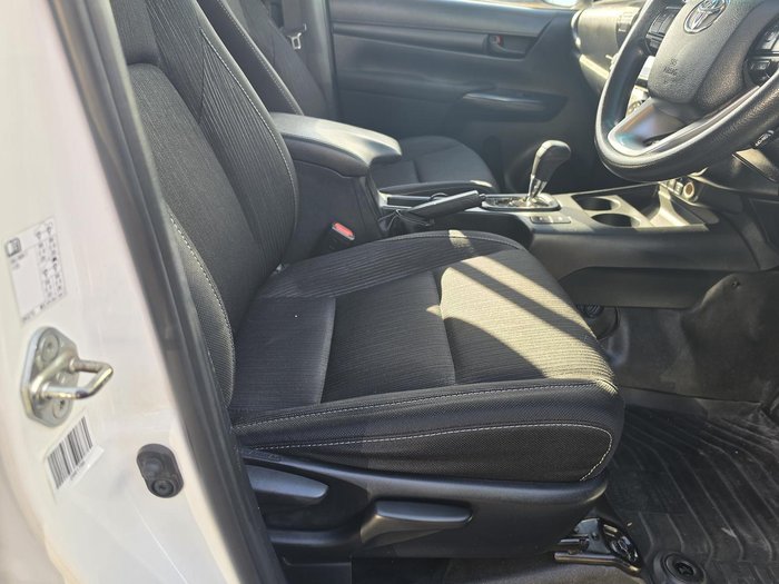 2023 Toyota Hilux SR