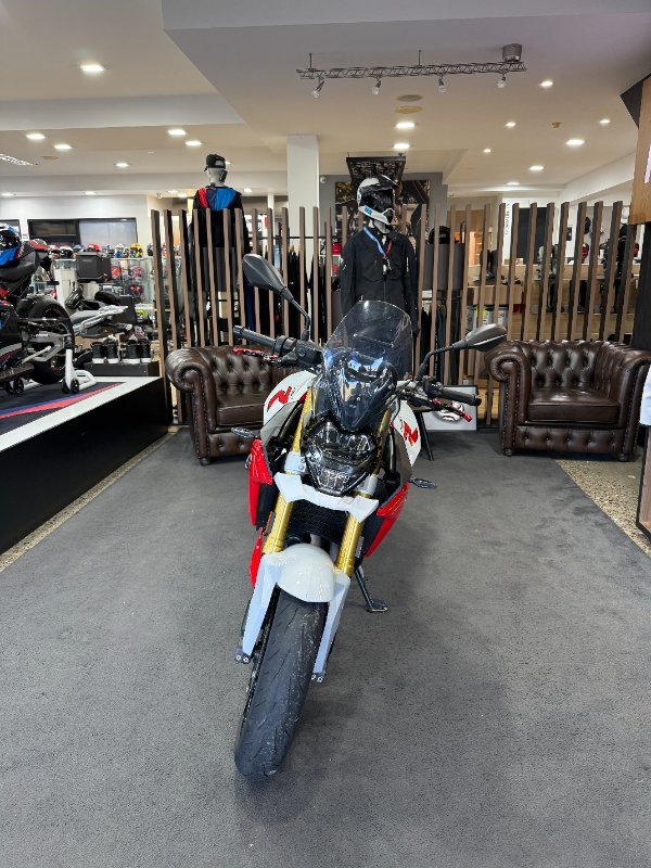 2021 BMW Motorrad F 900 R SILVER/RED
