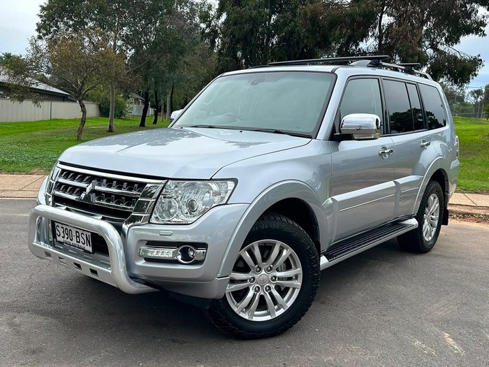2017 Mitsubishi Pajero GLS