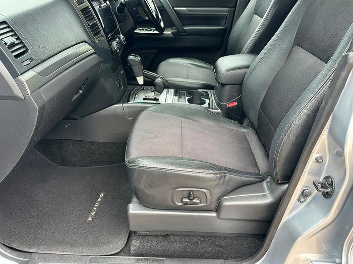 2017 Mitsubishi Pajero GLS
