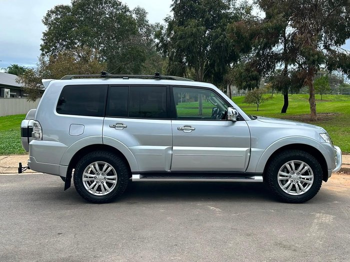 2017 Mitsubishi Pajero GLS