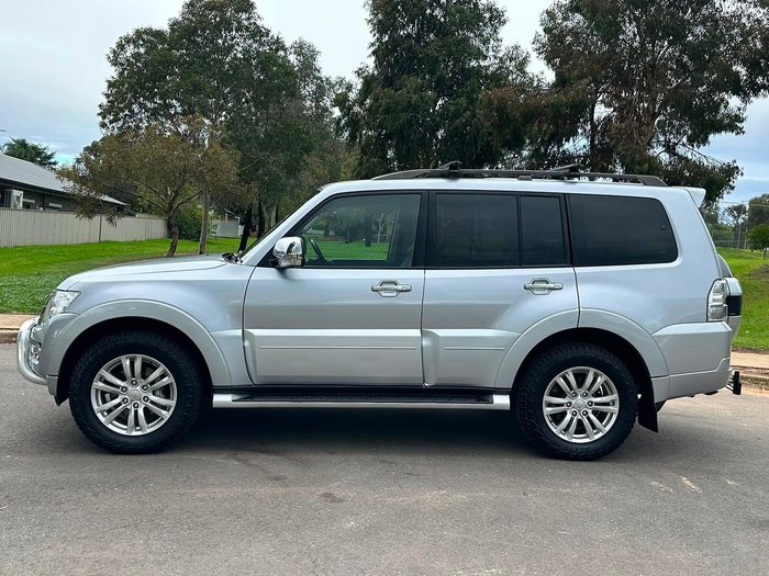 2017 Mitsubishi Pajero GLS