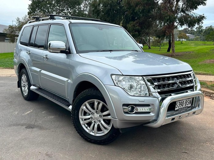 2017 Mitsubishi Pajero GLS