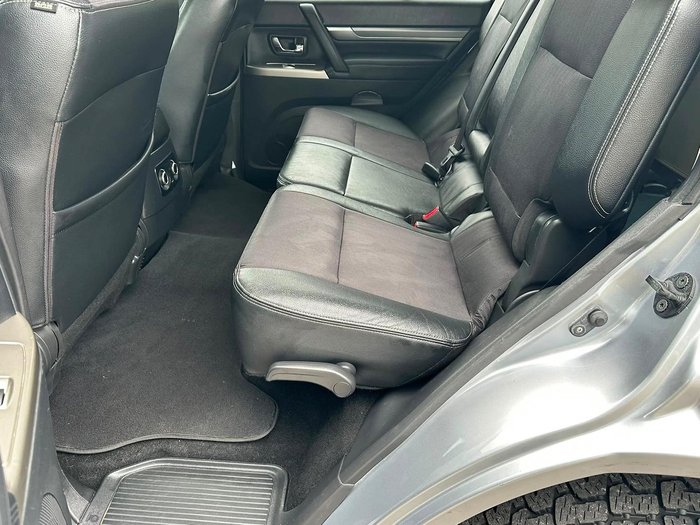 2017 Mitsubishi Pajero GLS