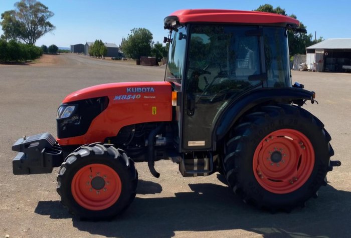 2016 Kubota M8540 Narrow