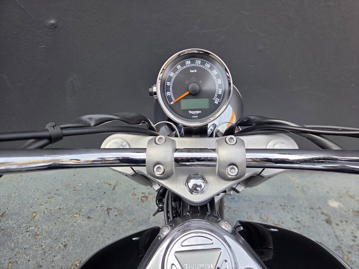2011 Triumph BONNEVILLE BLACK