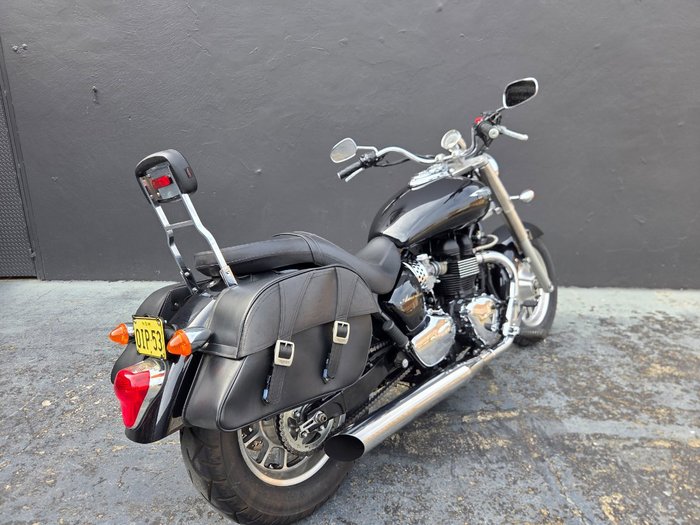 2011 Triumph BONNEVILLE BLACK