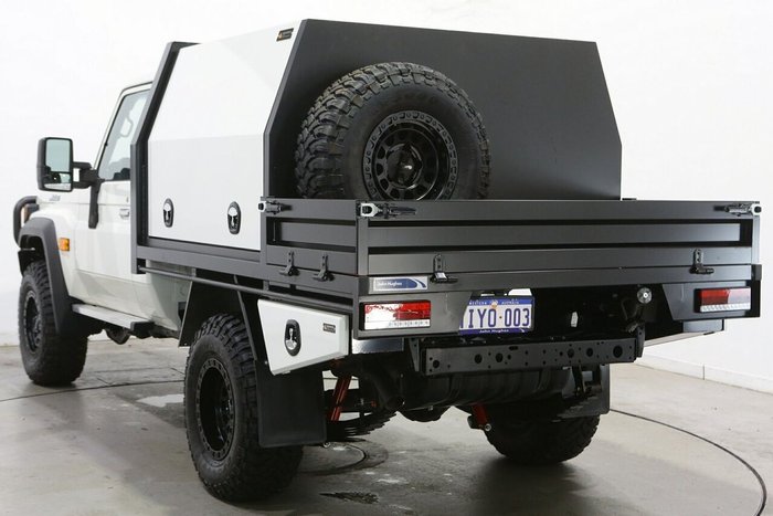 2025 Toyota Landcruiser GXL