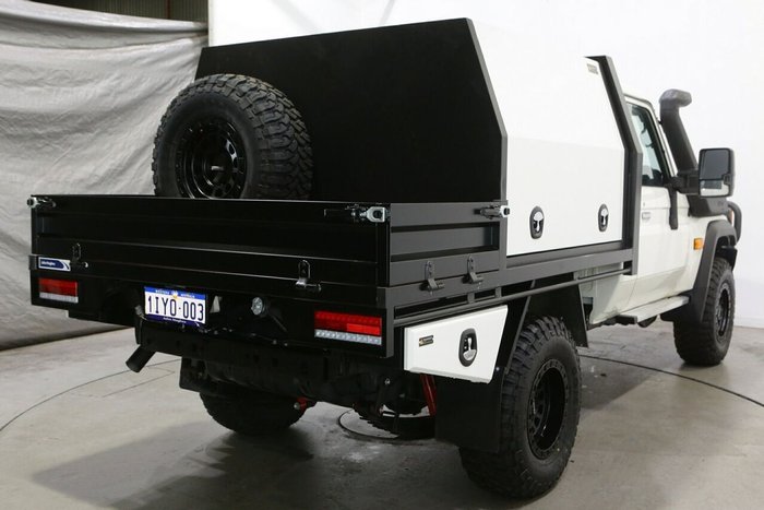 2025 Toyota Landcruiser GXL