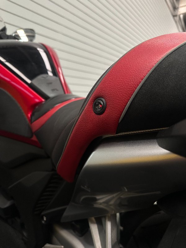2010 Honda VFR1200F Red