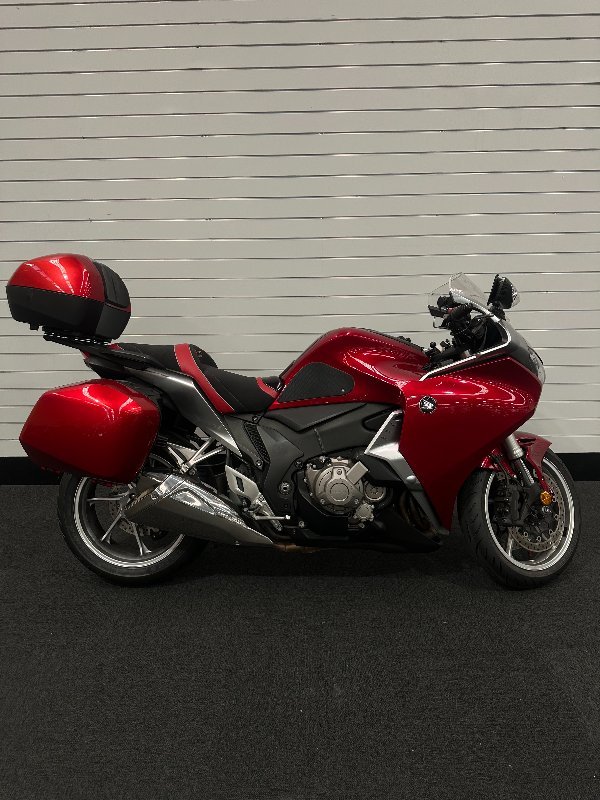 2010 Honda VFR1200F Red