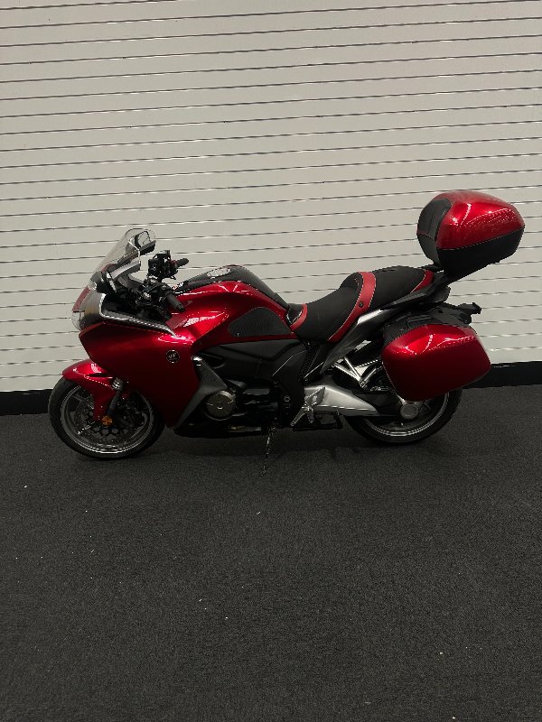 2010 Honda VFR1200F Red