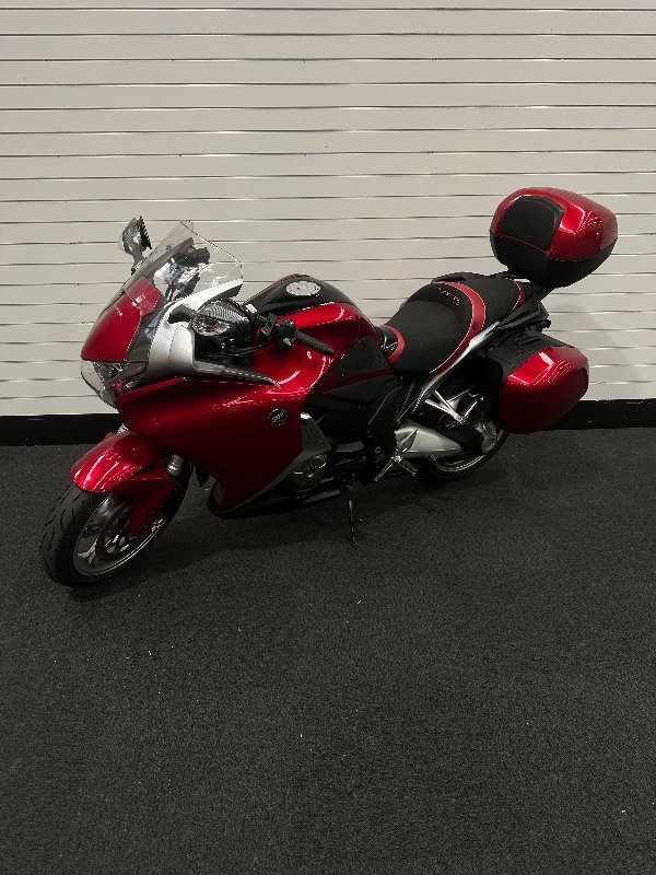 2010 Honda VFR1200F Red