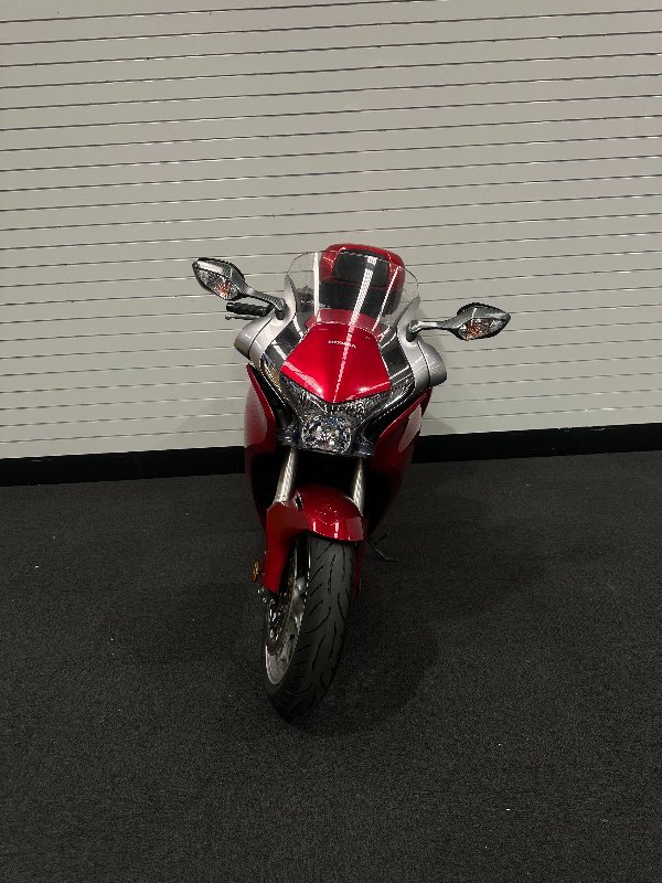 2010 Honda VFR1200F Red