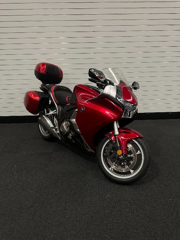 2010 Honda VFR1200F Red