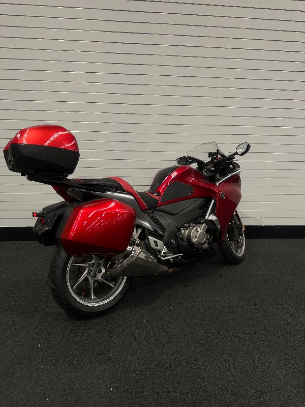2010 Honda VFR1200F Red