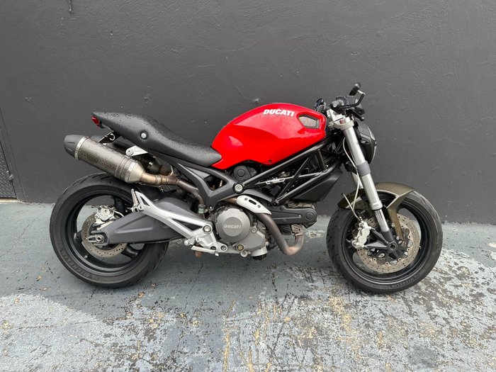 2008 Ducati MONSTER 696 RED