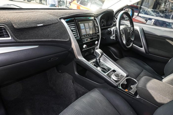 2021 Mitsubishi Pajero Sport GLX