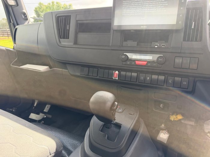 2025 Isuzu N Series NQR 88/80-190 MT D34 White