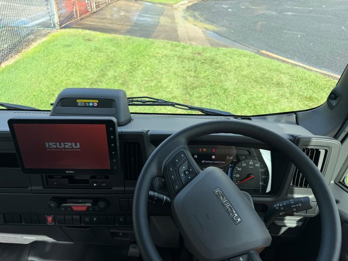 2025 Isuzu N Series NQR 88/80-190 MT D34 White