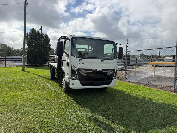 2025 Isuzu N Series NQR 88/80-190 MT D34 White