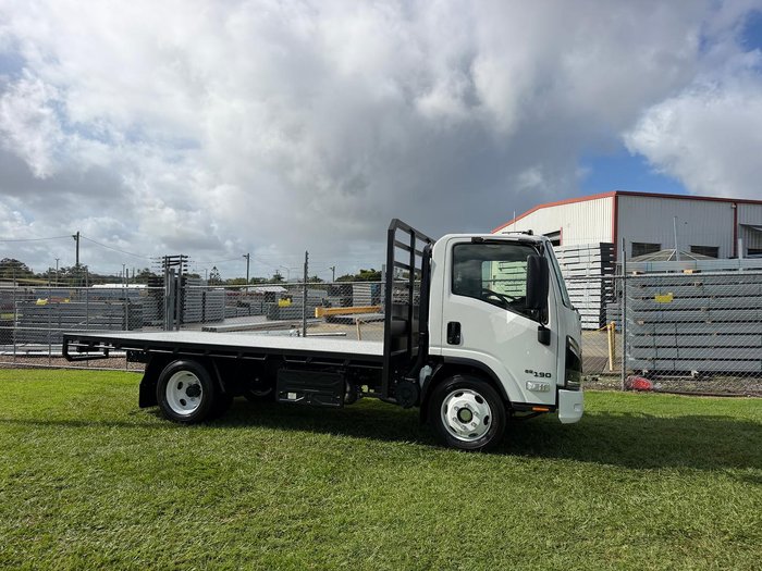 2025 Isuzu N Series NQR 88/80-190 MT D34 White