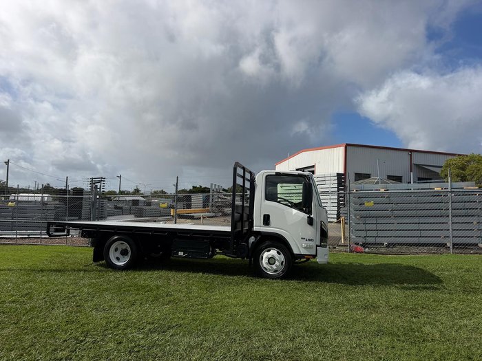 2025 Isuzu N Series NQR 88/80-190 MT D34 White