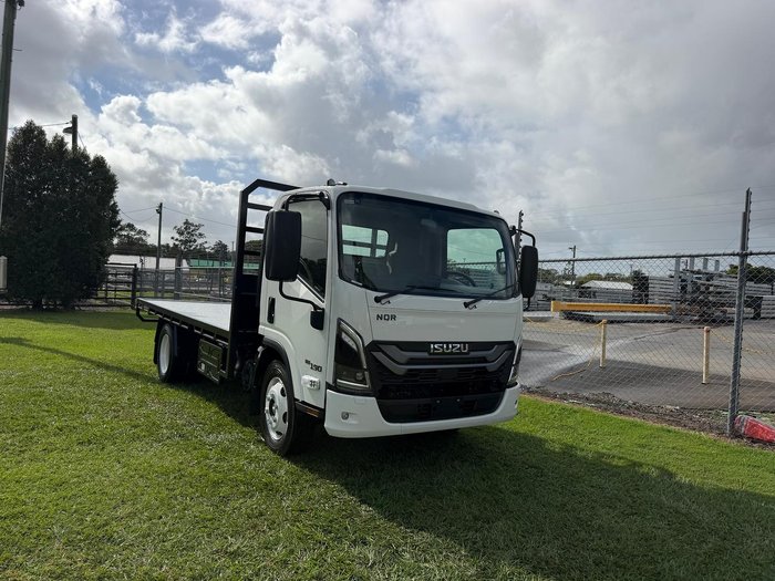 2025 Isuzu N Series NQR 88/80-190 MT D34 White