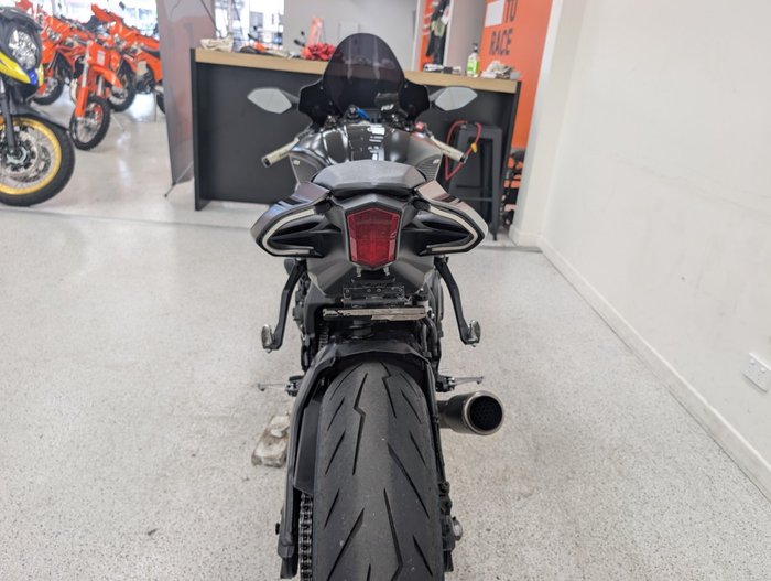 2025 YAMAHA YZF-R1 Black
