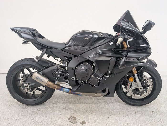 2025 YAMAHA YZF-R1 Black