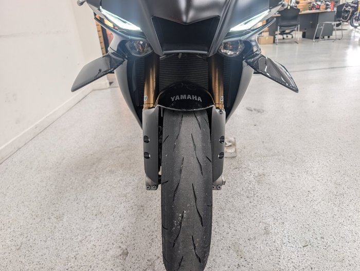 2025 YAMAHA YZF-R1 Black