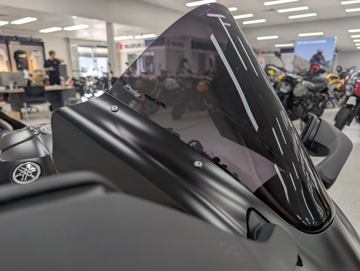 2025 YAMAHA YZF-R1 Black