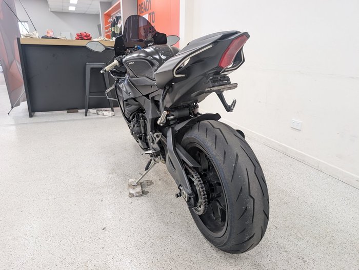 2025 YAMAHA YZF-R1 Black