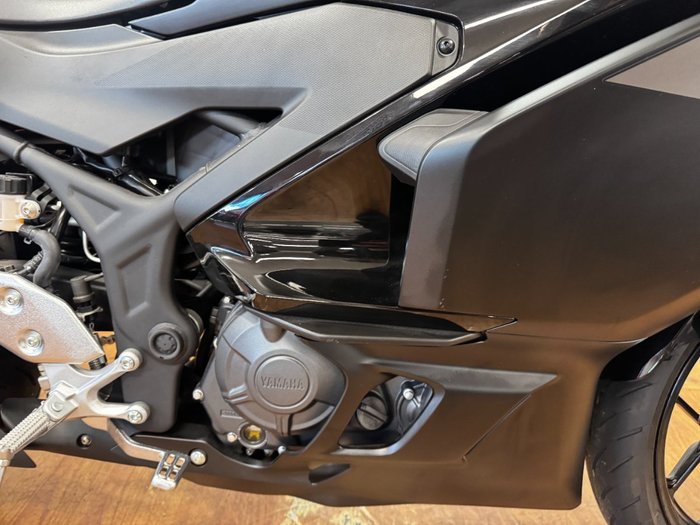 2025 Yamaha YZF-R3 Black