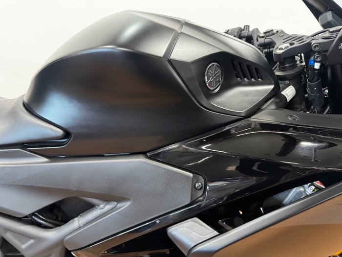 2025 Yamaha YZF-R3 Black