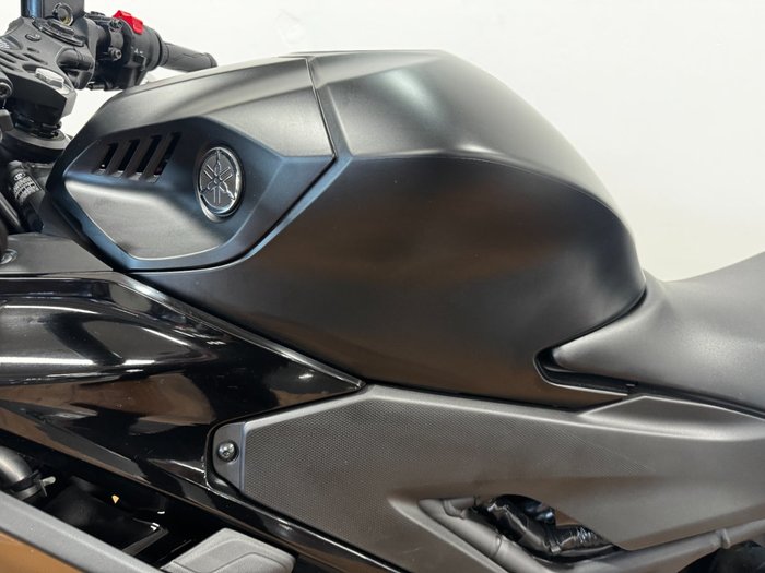 2025 Yamaha YZF-R3 Black